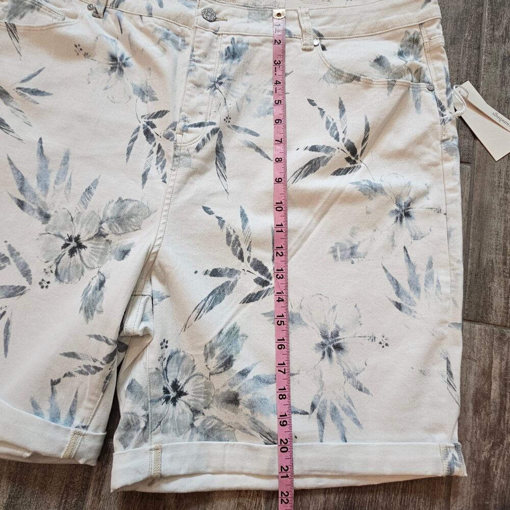 Soft Surroundings Shorts Womens 24W 5 Pocket Ultimate Denim Barely Blue Floral - Picture 3 of 12